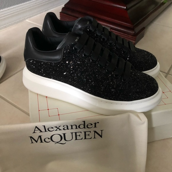 Alexander McQueen - Picture 7 of 7